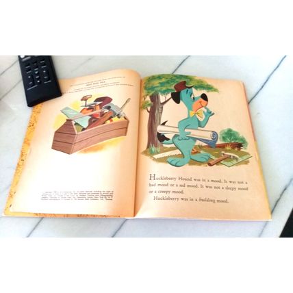 Old Little Golden Book Huckleberry Hound Builds A House (B) Second Edition 1959