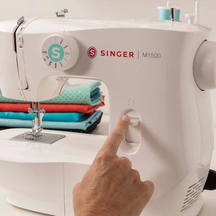SINGER M1500 Lightweight & Portable Sewing Machine with Accessory Kit | 57 Stitc