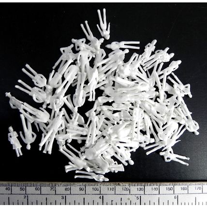 Figurines – échelle OO/HO (1:76) non peintes – sachet de 100 assorties