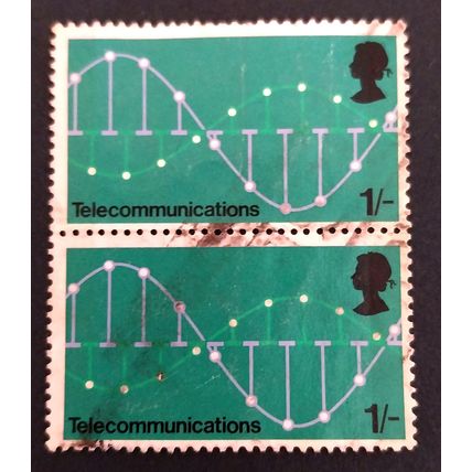 GB 1969 Communications 1 shilling vertical pair used