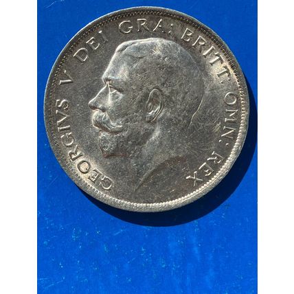 GB 1915 SILVER HALFCROWN (OR 2/6) COIN KING GEORGE V. IN GOOD EXT. FINE GRADE.