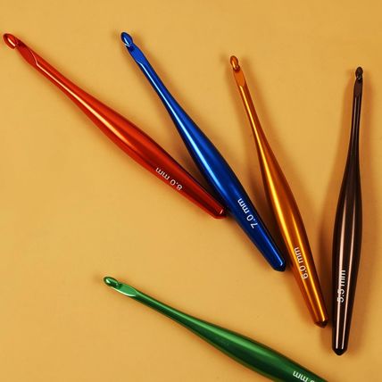 Svartur Crochet Hooks Ergonomic, 9Pcs Hand-Polished Aluminum Crochet Needles (3.