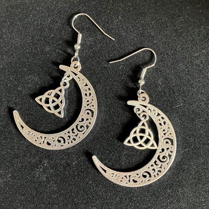 Earrings Hollow Moon Design Retro Elegant Dangle #572