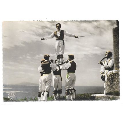 64 - Biarritz - ballet Basques de Biarritz Oldarra danse de St Michel d'Aretxina
