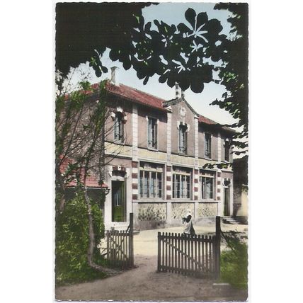 77 - Chessy - intérieure du prieuré