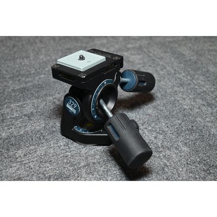Manfrotto 329 Professional Tripod Head