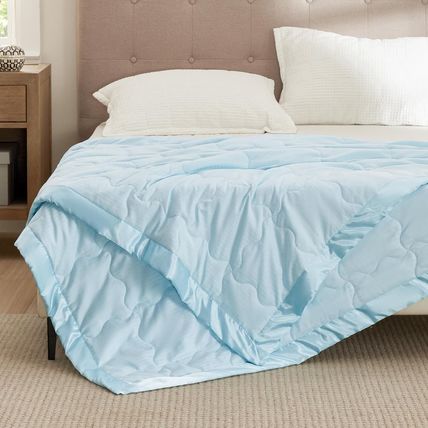 Bedsure Summer down Alternative Blanket for Bed, Queen Size Lightweight Cooling