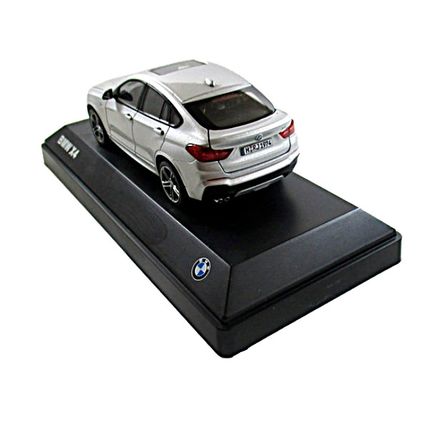 BMW X4 (F26) YEAR 2015 SILVER HERPA SCALE 1:43