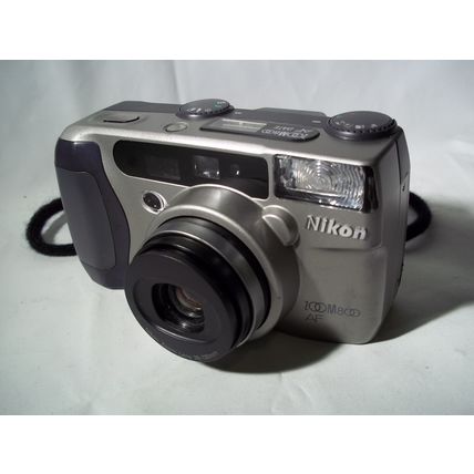 Vintage Nikon Zoom 800 AF 35mm 38-130mm Point & Shoot Film Camera