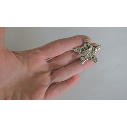 Small silver hammered metal star alligator hair claw clip clamp fine hair