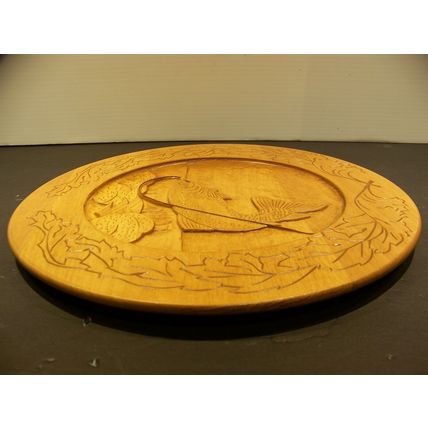 HAND CARVED WOODEN PLATE w/ FISH 11 1/2" DIAMETER