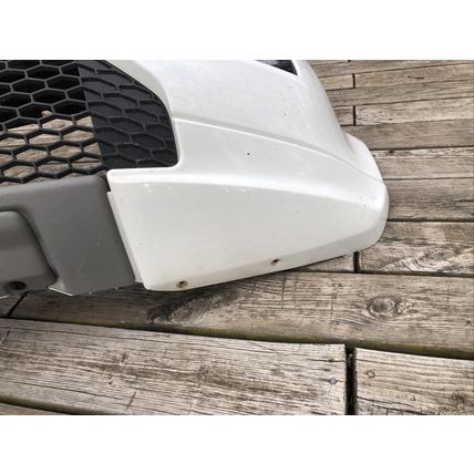2011-2012 Land Rover LR2 Front Bumper Cover + Fog Lights LR034177 Fiji White OEM