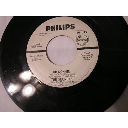The Secrets Promo 45-HERE HE COMES NOW!/DONNIE