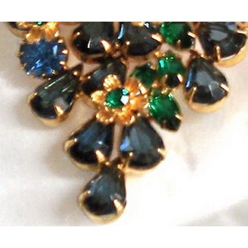 Juliana Vintage 50s Large Sapphire Emerald Crystal Rhinestone Leaf Brooch Pin