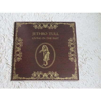 JETHRO TULL, LIVING IN THE PAST GATEFOLD DOUBLE VINYL LP. WITH BOOKLET .