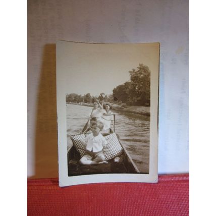 LAZING ON THE RIVER , 1920-30s? 5 x photographs =