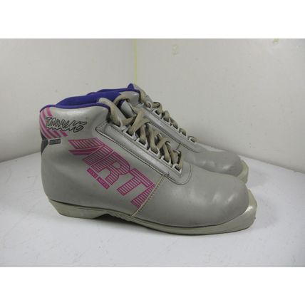 Artex ATX5 Cross Country Ski Boots NNN System Size 25 CM/Mondo, 7 Men 8 Women