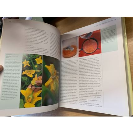 2001 "HDRA ENCYCLOPEDIA OF ORGANIC GARDENING" 2.2kg LARGE HARDBACK BOOK (EV3)