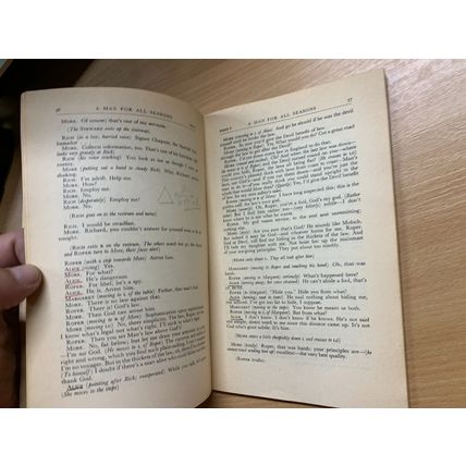 1960 1ST EDITION "A MAN FOR ALL SEASONS" ROBERT BOLT DRAMA PLAY PB BOOK (P2)