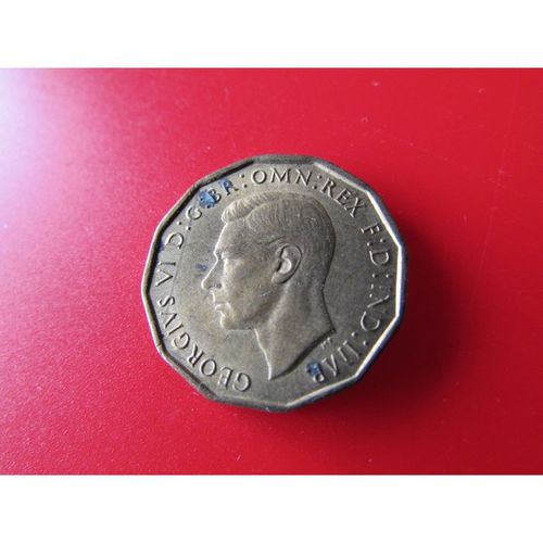 1943 GEORGE VI BRASS THREEPENCE - COIN - 3 FREE POST. AB