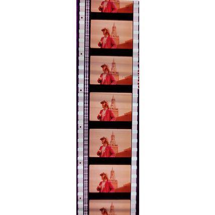 Pk DAU - J - MIX - a 017Q. 1 STRIP OF 5 - 35MM FILM CELLS. (E J )
