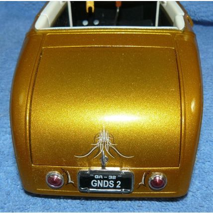 1/18 ACME 1932 Ford body , no motor , wheels , suspension , or top