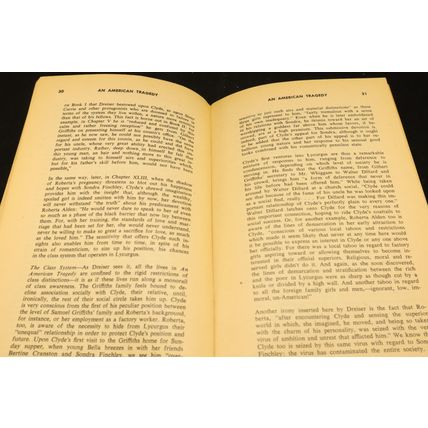 Theodore Dreiser’s An American Tragedy 1965 Monarch Notes Reference Book