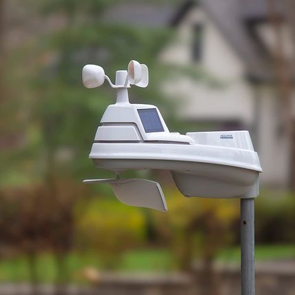 Acurite Iris (5-In-1) Home Weather Station with Wi-Fi Connection to Weather Unde