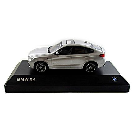 BMW X4 (F26) YEAR 2015 SILVER HERPA SCALE 1:43