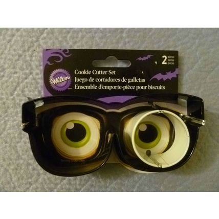 "HALLOWEEN WILTON EYE MASK EASY DECORATE COOKIE PAN & EYE GLASS COOKIE CUTTERS"