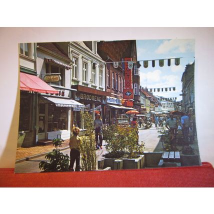 MIDDELFART, PEDESTRIAN STREET, DENMARK ..unused postcard. dated 1986 #