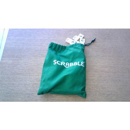 SCRABBLE ORIGINAL Family Board Game. Mattel (2012)