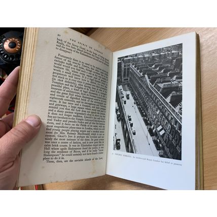 1937 "THE SPIRIT OF LONDON" PAUL COHEN-PORTHEIM ILLUSTRATED HARDBACK BOOK (P4)