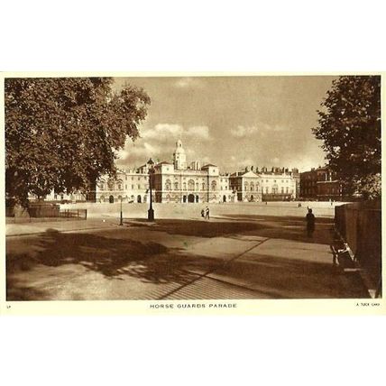 LONDON Horse Guards Parade Postcard by Tuck ( L9)