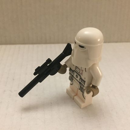 Official Star Wars Snow Trooper Lego Minifigure with Snow Trench