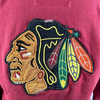 Chicago Blackhawks Old Time Hockey Embroidered Sewn Patch Hoodie Sweatshirt Med