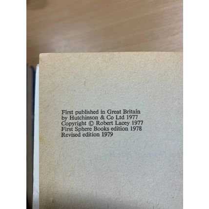 1979 ROBERT LACEY "MAJESTY" QUEEN ELIZABETH II BIOGRAPHY PAPERBACK BOOK (P3)