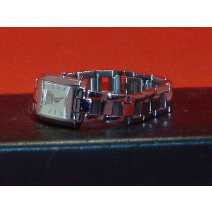 Pre-Owned Women’s Lorus Y120 X021 Analog Dress Watch