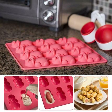 Lovely 12-Little-Pig Shape Non Stick Silicone Waffle Mould Baking Mold Bakeware