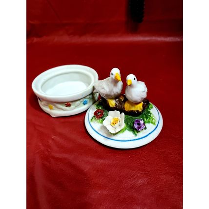 ROC- Taiwan- Trinket Box- Doves- Love Birds- Flowers