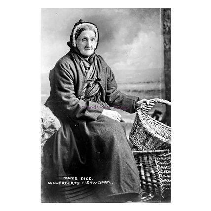 pu0289 - Cullercoates . Northumberland , Nannie Dick Fisherwoman- print 6x4
