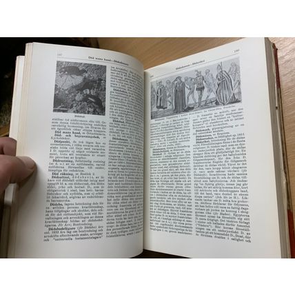 RARE* 1940 "BONNIERS KONVERSATIONS LEXICON" THICK VINTAGE HARDBACK BOOK (P7)