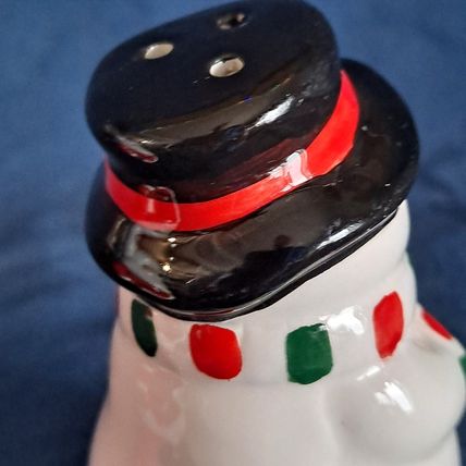 SANTA & SNOWMAN SALT & PEPPER SHAKERS Set Christmas Holiday Ceramic