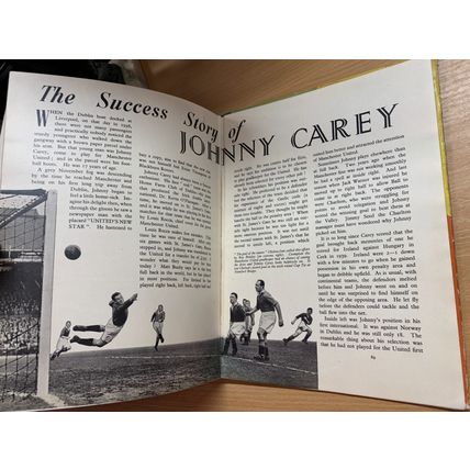 c1950s "FOOTBALL PARADE" STANLEY MATTHEWS FOOTBALL SOCCER ANNUAL HB BOOK (P4)