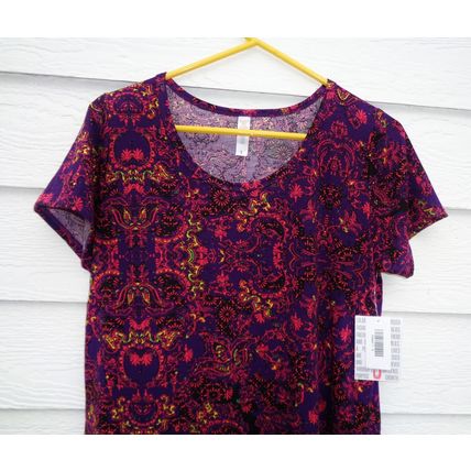 Lularoe Classic T Top Purple Pattern Small 36 Chest NWT 010