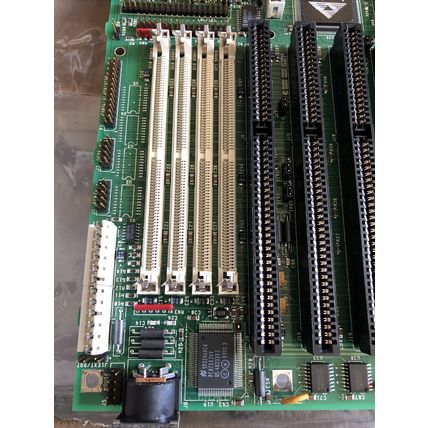 AMERICAN MEGATRENDS SUPER VOYAGER-VLB,series-690,AMIOATLPP75256 MOTHER BOARD,BD