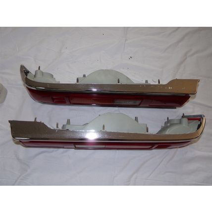 1980 80 1981 81 Subaru 2D HT GL Tail Lights OEM Pair Two Door Hardtop 220-20235