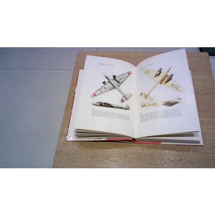 Airliners from 1919 to the Present Day. Kenneth Munson (Hardback) 1983 Edition