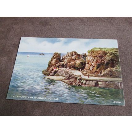 Valentines Postcard, Gripps & Harbour Dunbar East Lothian - Artist Trick / A1814