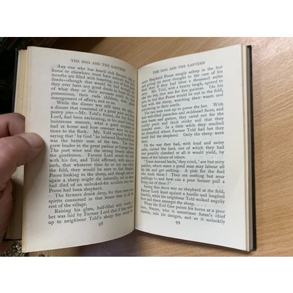 1930 "FABLES" T F POWYS CHATTO WINDUS SMALL HARDBACK BOOK (P3)